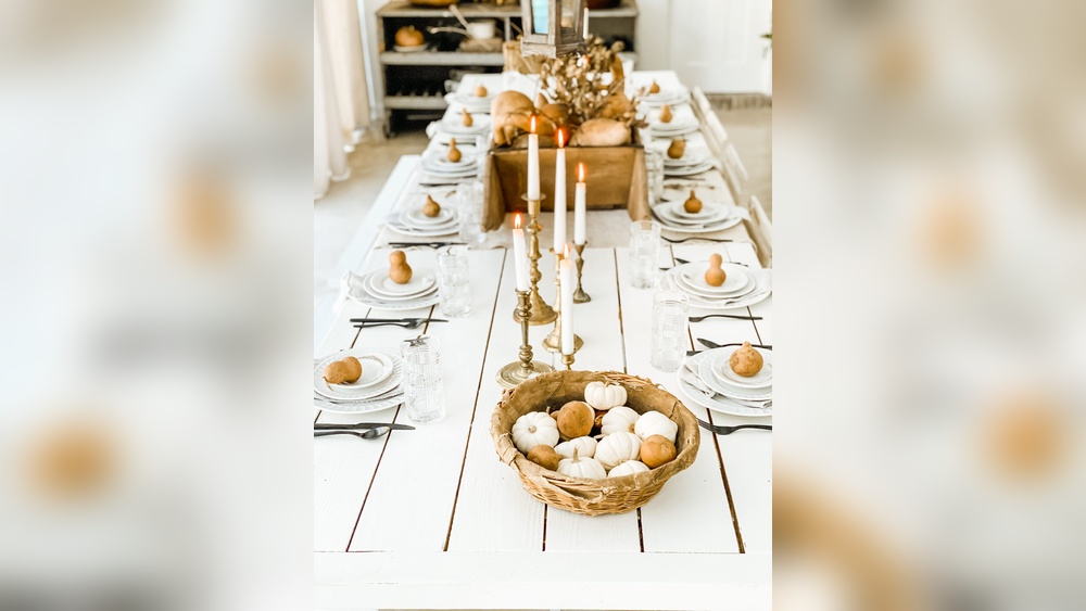 Decorate Dining Table for Fall