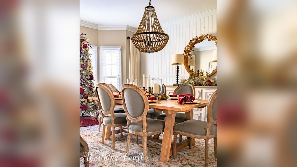 Dining Room Christmas Decor