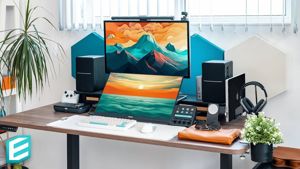 How to Choose a Home Office Desk for Multiple Monitors