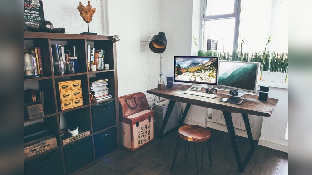 How to Choose a Home Office Desk for Small Space