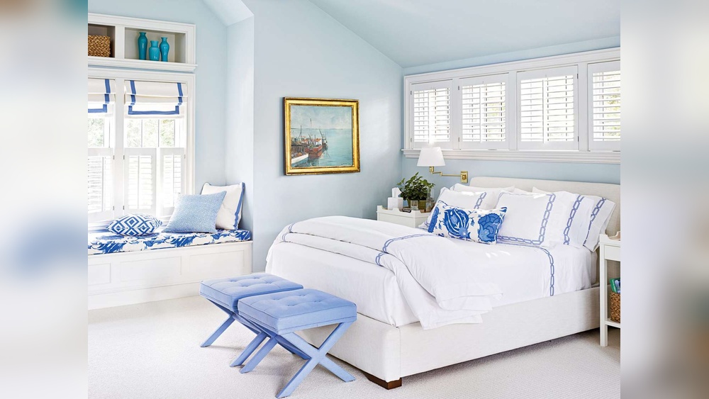 How to Decorate a Bedroom With Light Blue Walls