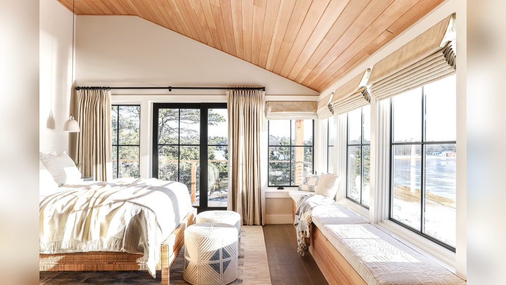 How to Decorate a Bedroom With Lots of Windows