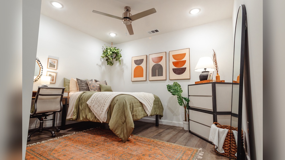 How to Decorate a Bedroom With No Windows