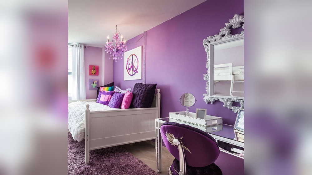 How to Decorate a Bedroom With Purple Walls
