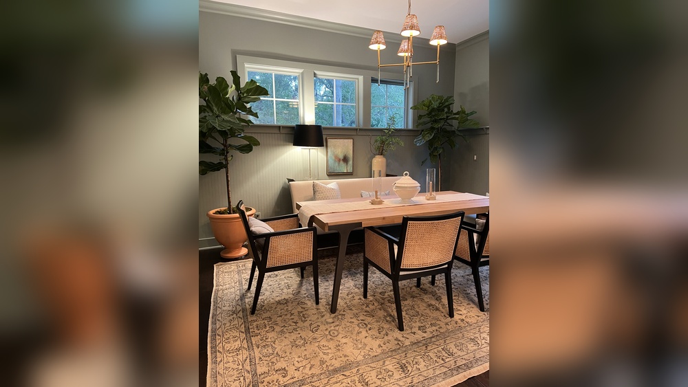 How Decorate a Dining Room Table for Everyday