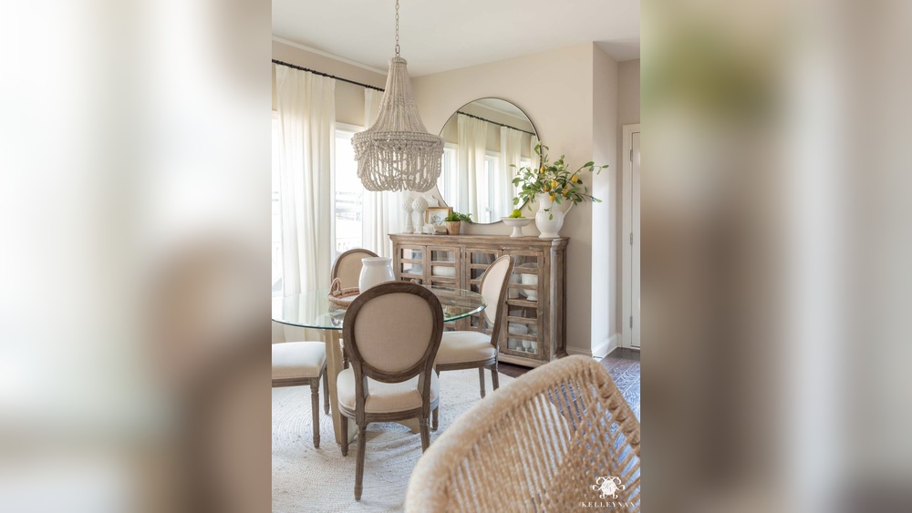 How to Decorate a Big Wall in a Dining Room