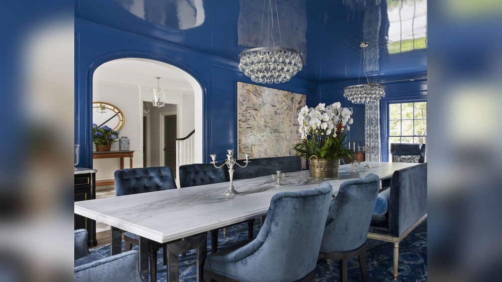 How to Decorate a Blue Dining Room
