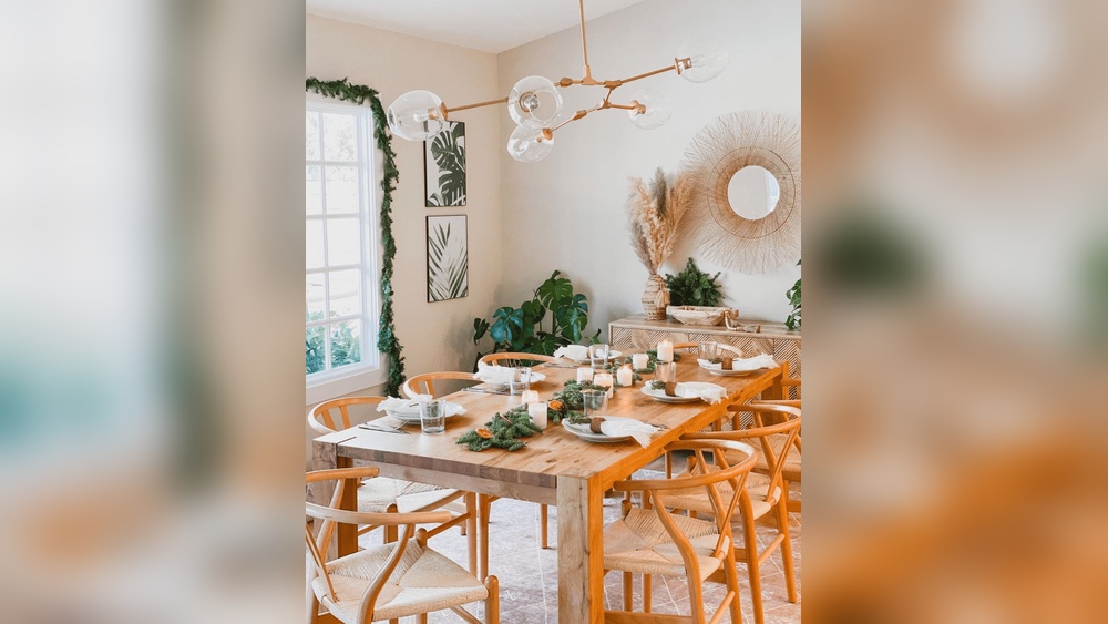 How to Decorate a Bohemian Dining Room