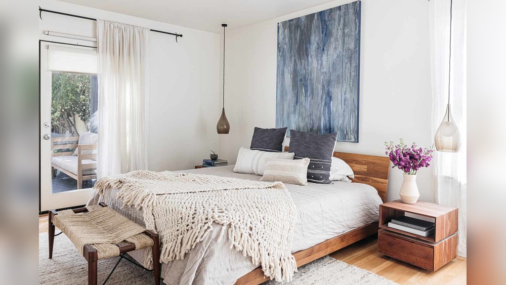 How to Decorate a Cozy Bedroom