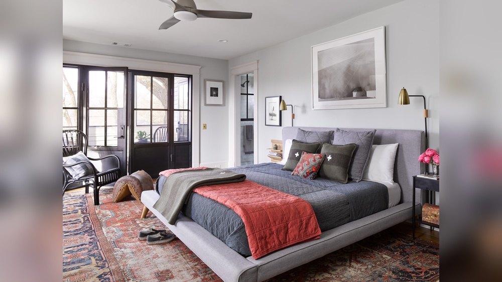 How to Decorate a Gray Bedroom