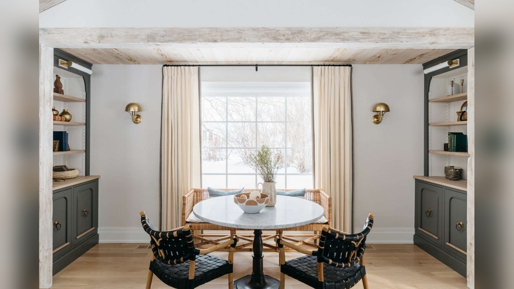 How to Decorate a Small Dining Room With Windows