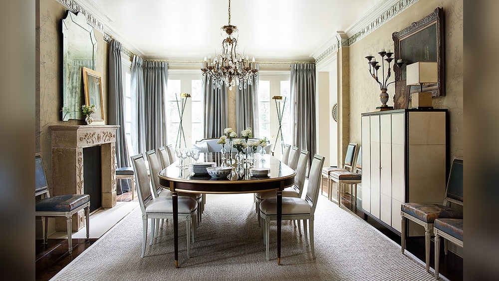 How to Decorate a Small Formal Dining Room