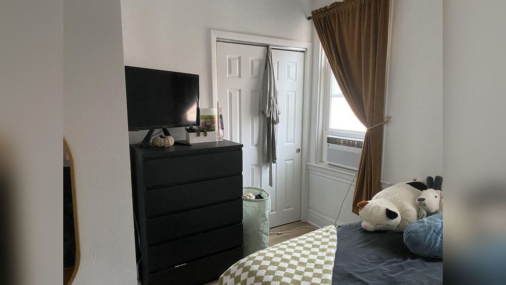 How to Decorate a Small L Shaped Bedroom