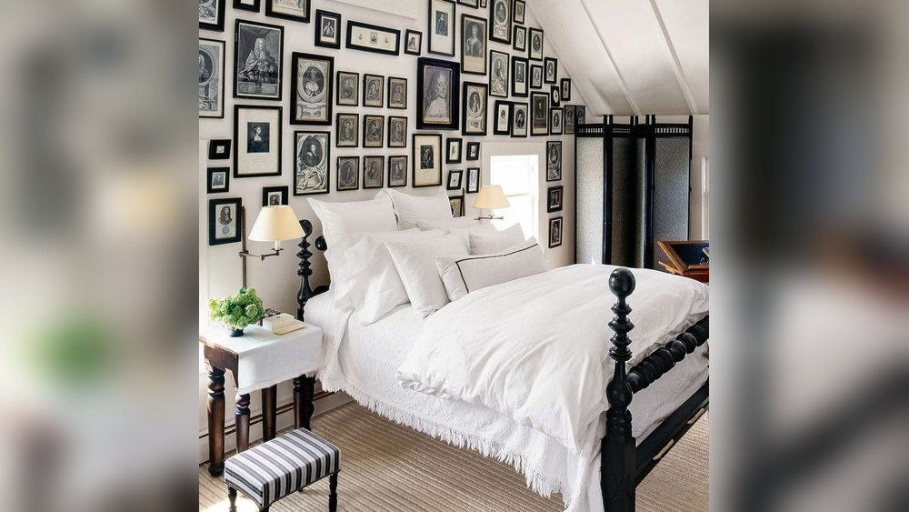 How to Decorate Bedroom Walls With Photos
