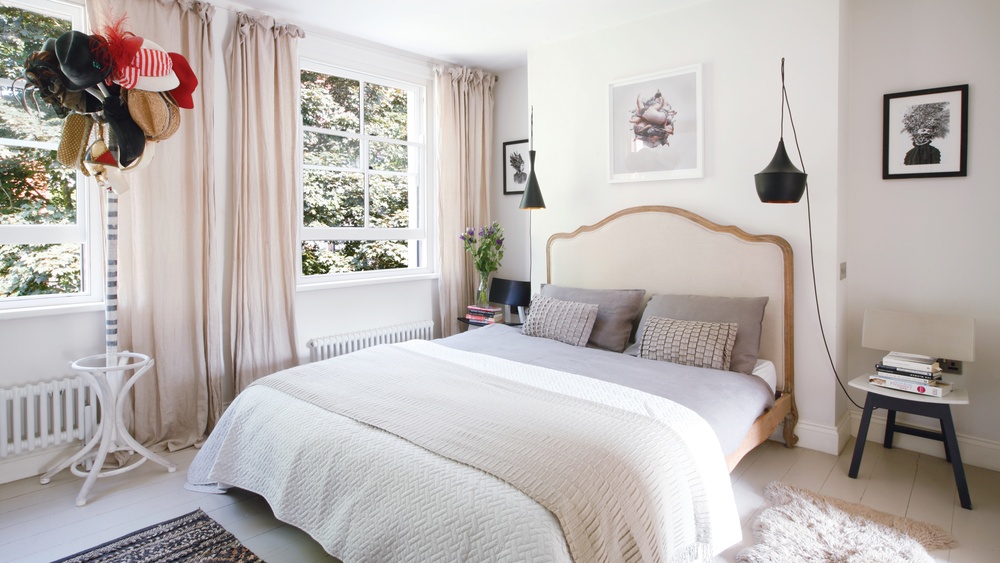 How to Decorate Bedroom Windows