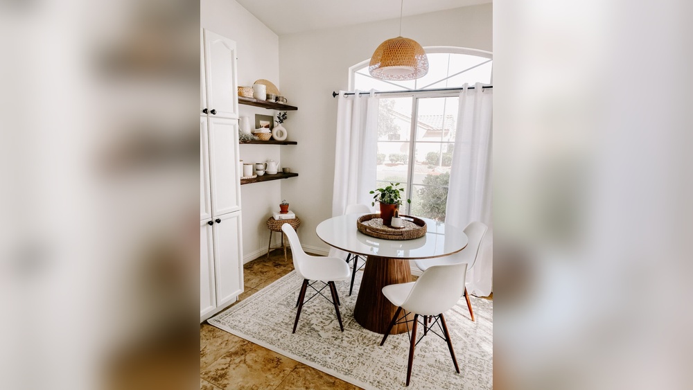 How to Decorate My Dining Room Walls