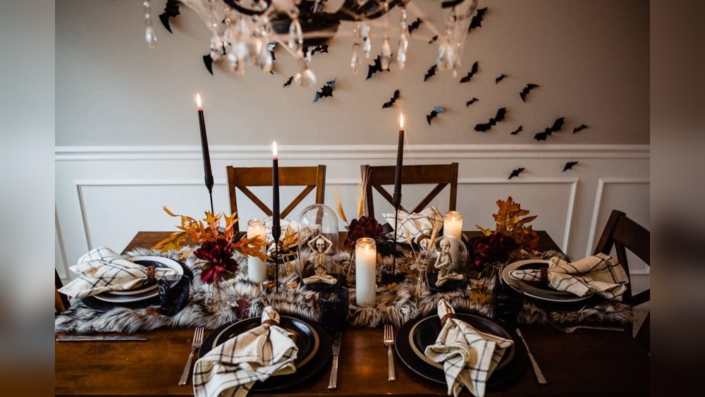 How to Decorate Your Dining Room Table for Halloween