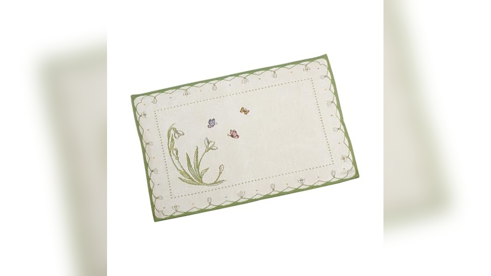Simple Spring Dining Table Decor