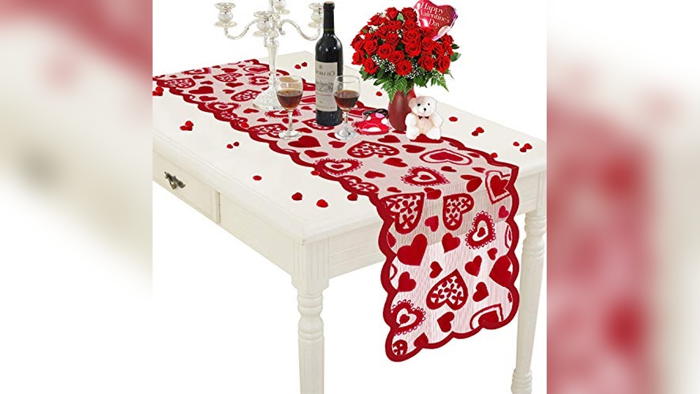 Valentine'S Day Dining Table Decor