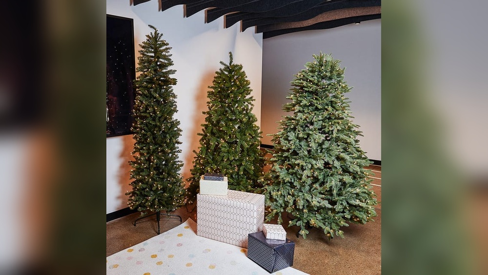 Best Artificial Lighted Christmas Tree