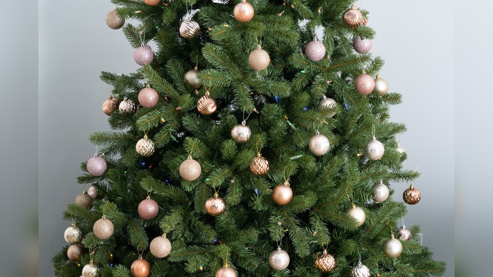 Best Decorated Artificial Christmas Trees