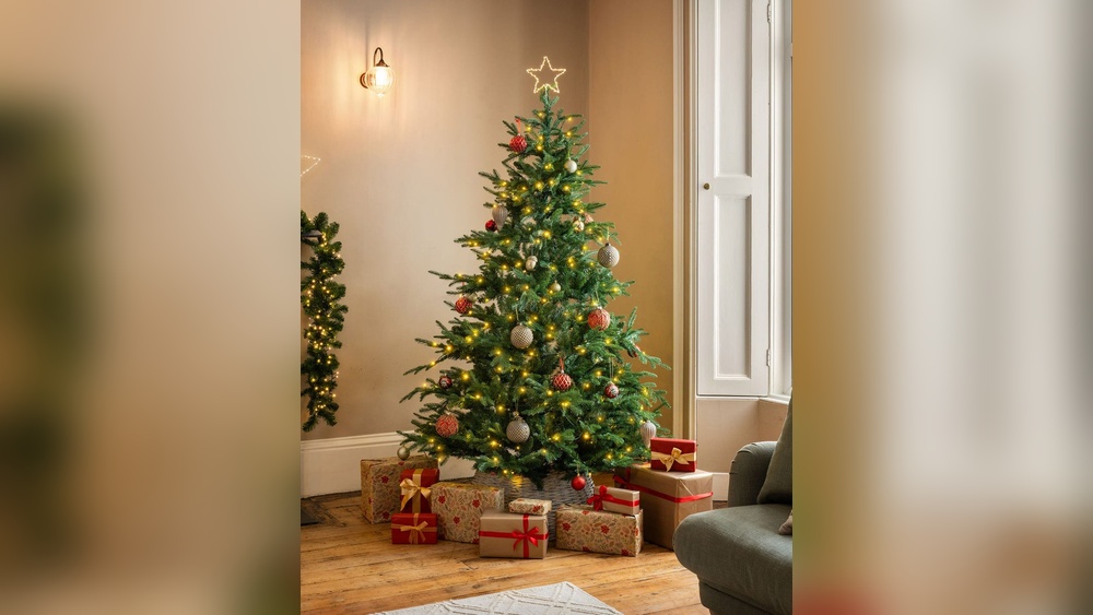 Best Rated Prelit Artificial Christmas Trees
