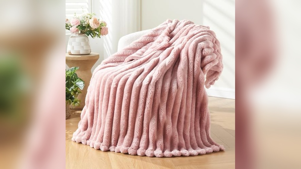 Blush Pink Bedroom Decor