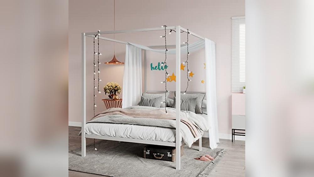 Canopy Queen Beds