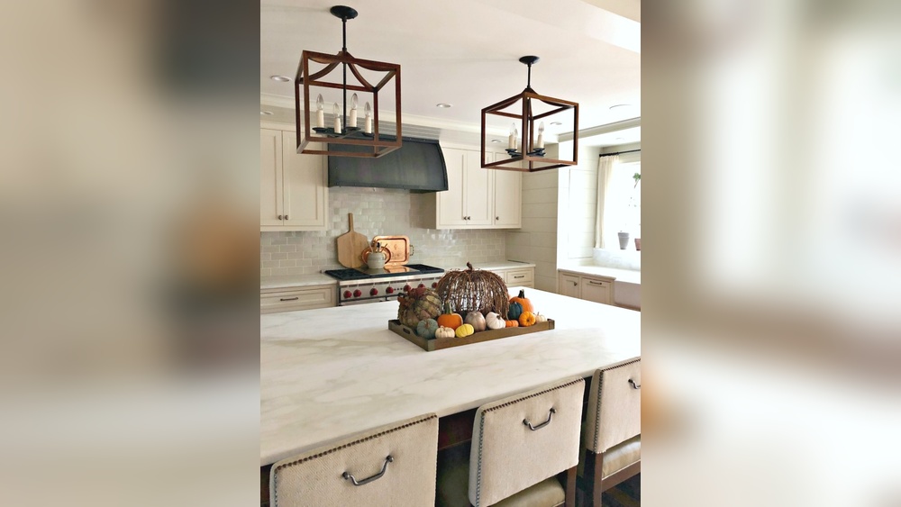 Cute Kitchen Island Centerpieces