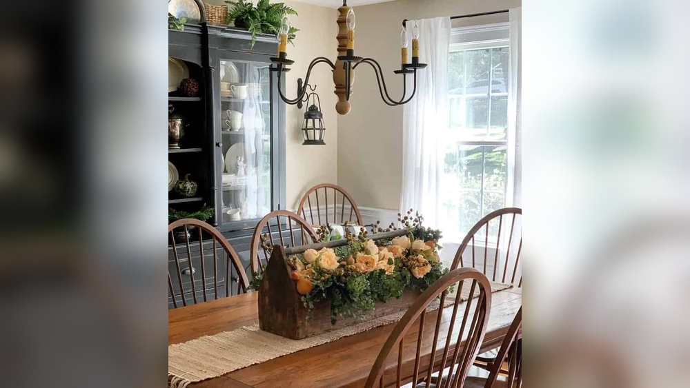 Farmhouse Centerpiece Ideas for Kitchen Table
