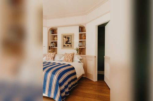 How Can Couples Decorate Their Bedroom