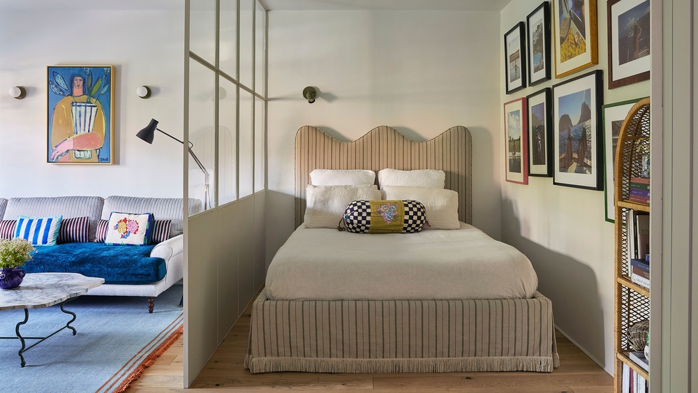 How to Arrange & Decorate a Small Bedroom