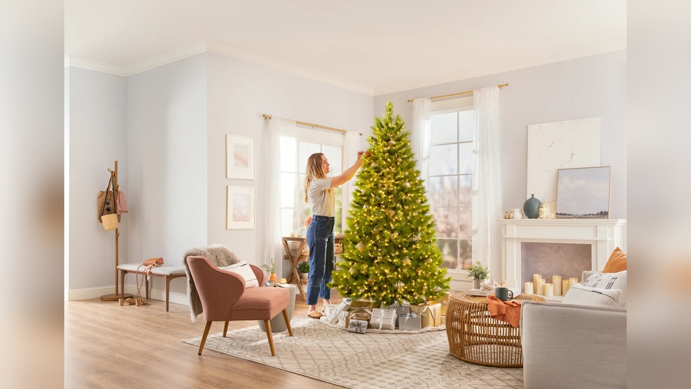 How to Clean a Pre Lit Artificial Christmas Tree