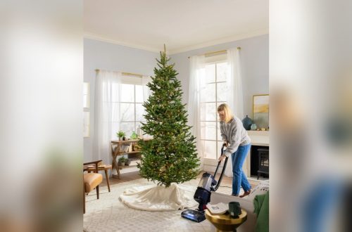 How to Clean an Artificial White Christmas Tree