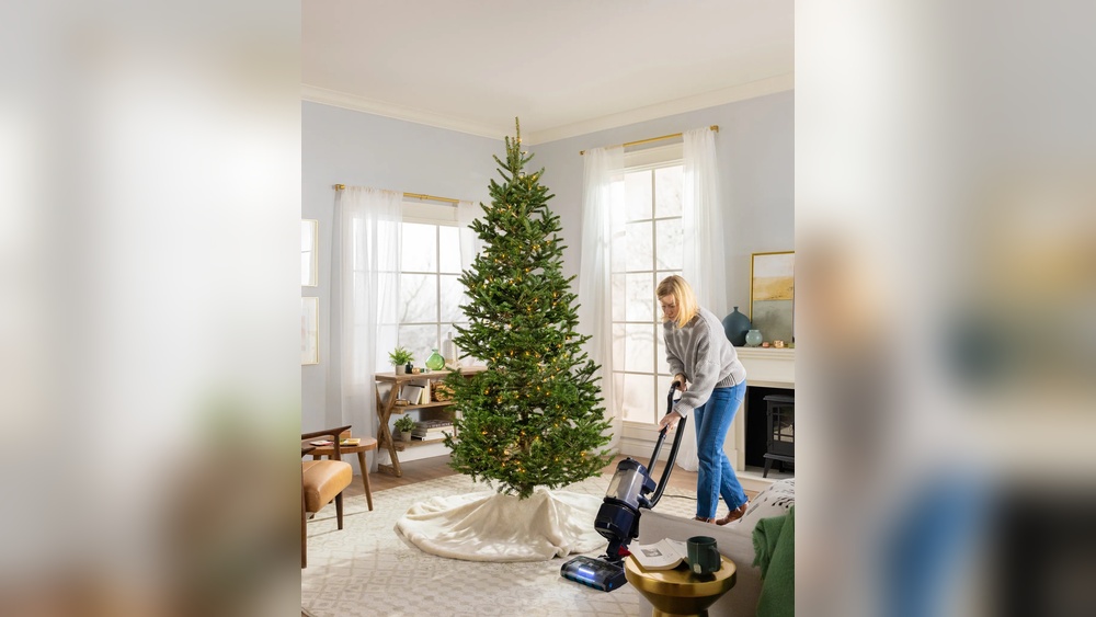 How to Clean Artificial White Christmas Trees
