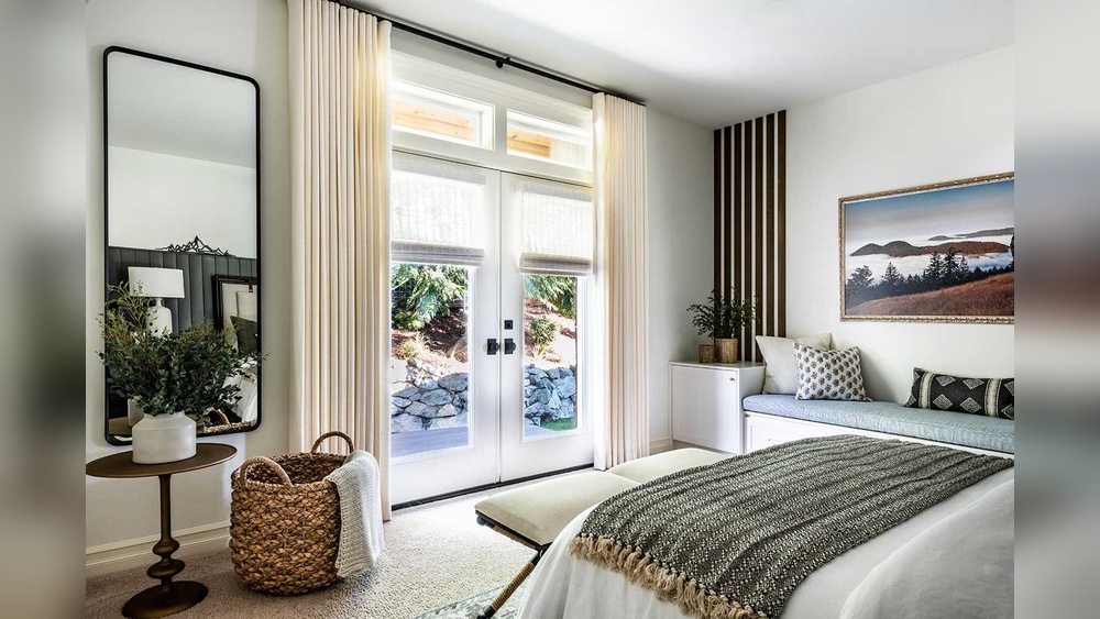 How to Decor a Bedroom Wall