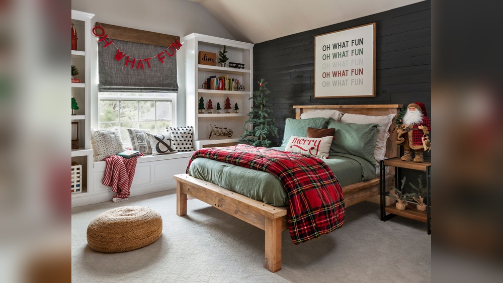 How to Decorate a Bedroom Christmas