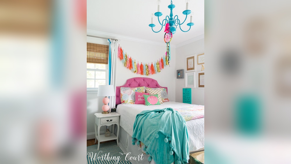 How to Decorate a Bedroom for a Tween Girl