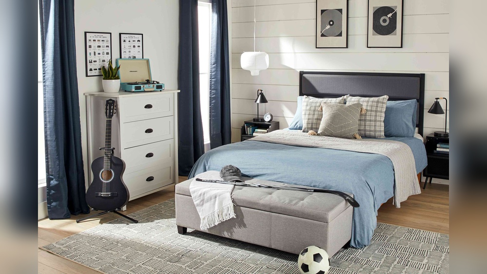 How to Decorate a Bedroom for Boys