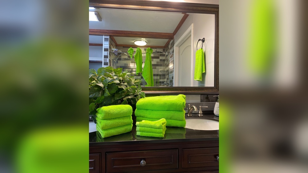 How to Decorate a Lime Green Bathroom