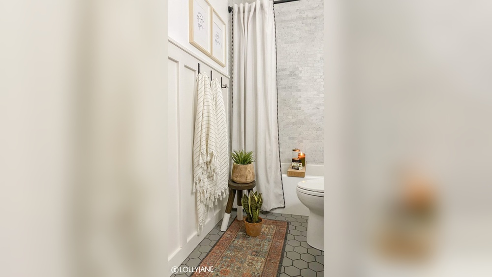 How to Decorate a Long Bathroom Wall