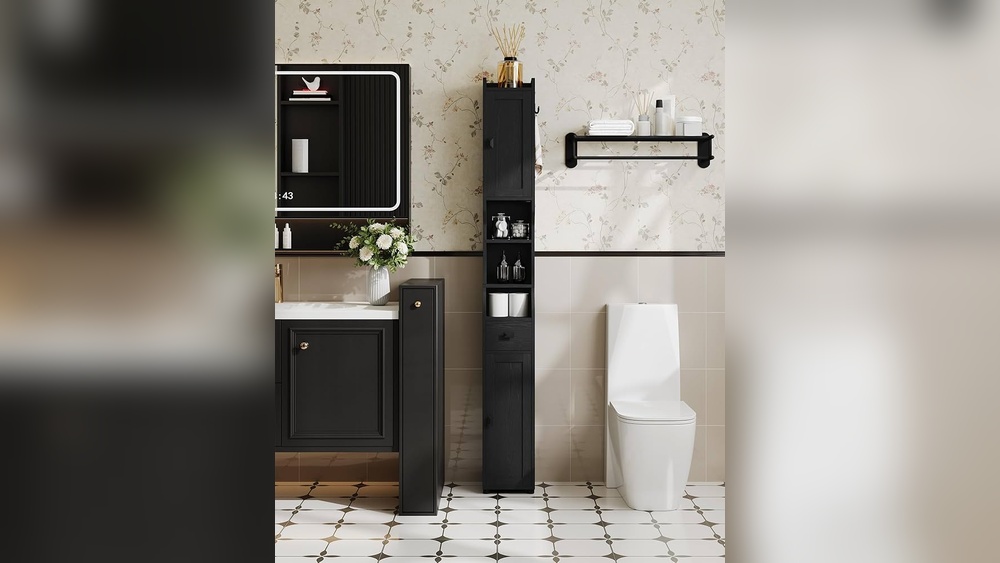 How to Decorate a Narrow Tall Bathroom