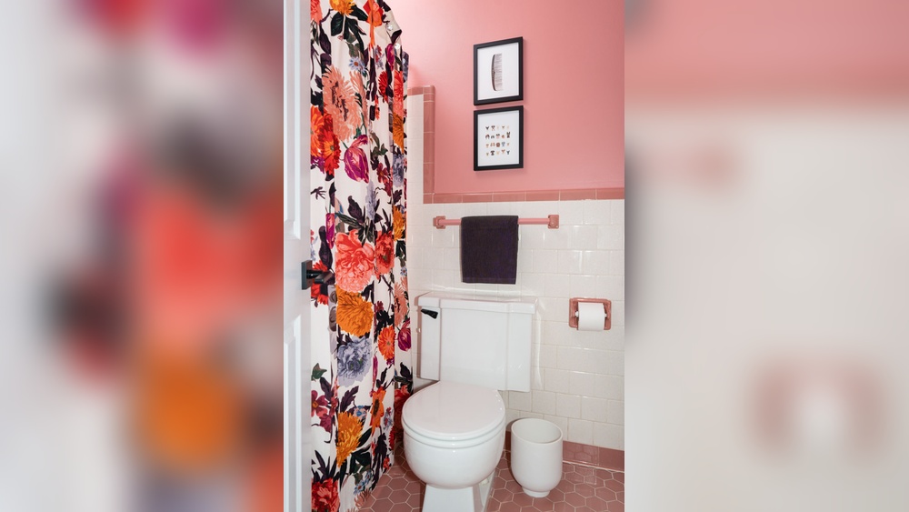 How to Decorate a Retro Pink Bathroom