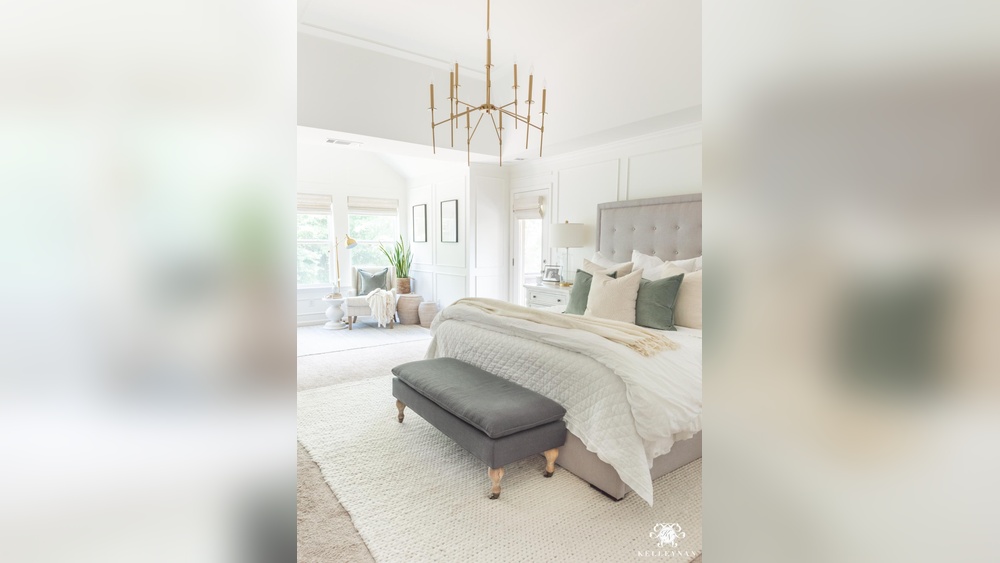 How to Decorate a Sitting Room in a Bedroom