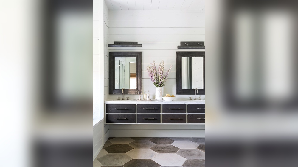 How to Decorate an Industrial Farmhouse Bathroom