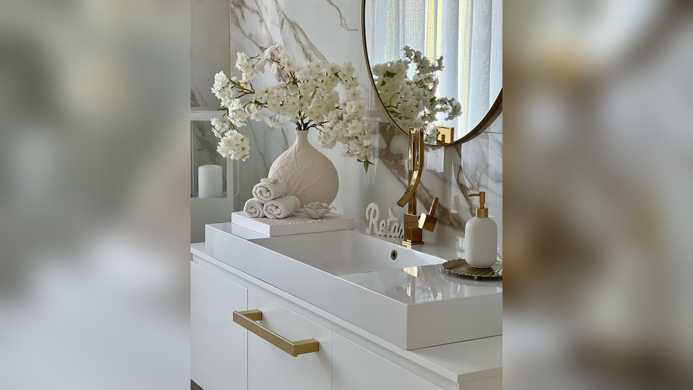 How to Decorate Bathroom Cabinet