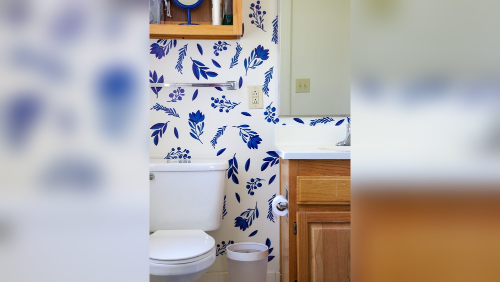 How to Decorate Bathroom Rental Walls