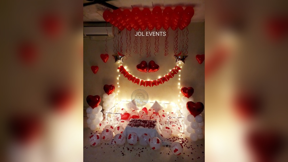 How to Decorate Bedroom for Husband Birthday