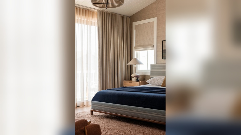 How to Decorate Bedroom With Curtains