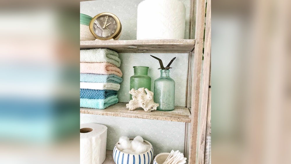 How to Decorate Coastal Bathroom